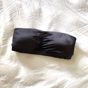 Strapless Black Bra in Women